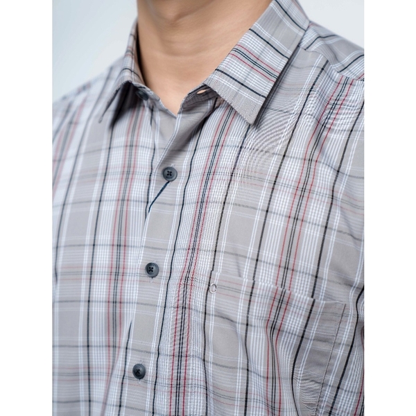 Áo Sơ Mi Nam Tay Ngắn Owen BA220222NT Màu Kẻ Caro Nâu Đen Trắng Dáng Body Fit Tà Bằng Có Túi Chất Vải Bạc Hà