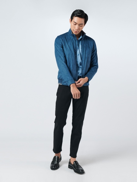 Áo Khoác Gió Nam 2 Lớp Owen JK220713 Jacket Dáng Suông Cổ Đứng Bo Tay và Gấu Màu Navy Trơn Vải Polyester Cao Cấp