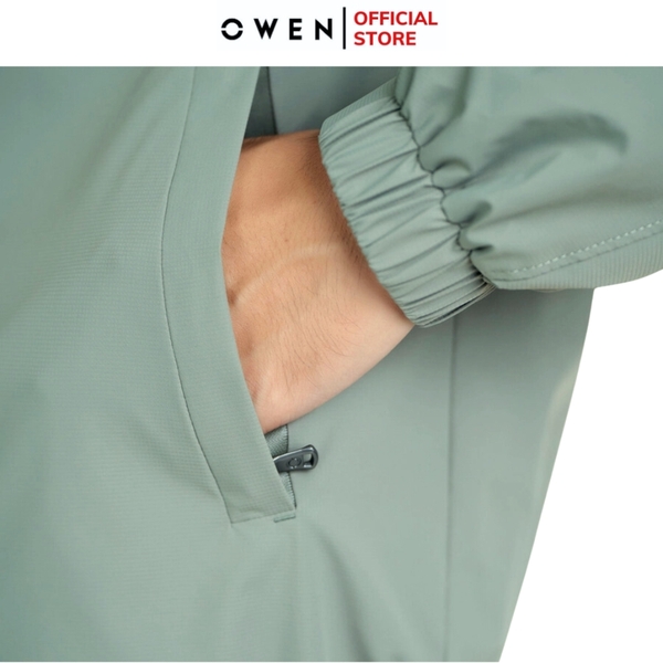 Áo Khoác Jacket Owen JK241473 màu xám dáng regular fit, cổ cao 3 phân, khóa kéo, tay và gấu bo chun chất liệu polyester