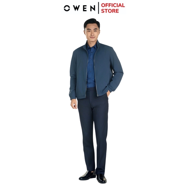Áo Khoác Jacket Owen JK241474 màu xanh đậm dáng regular fit, cổ cao 3 phân, khóa kéo, tay và gấu bo chun chất liệu polyester