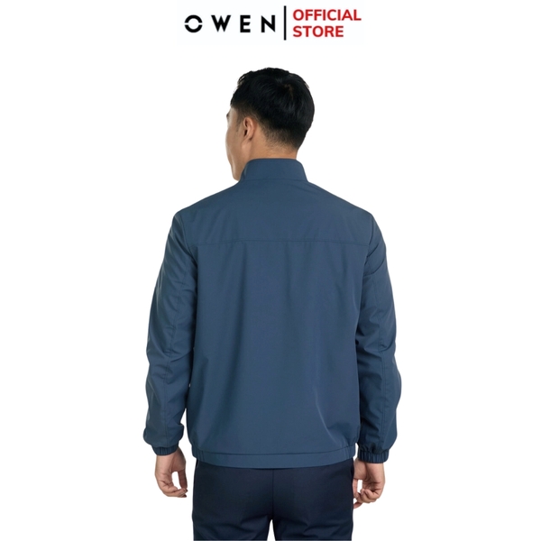Áo Khoác Jacket Owen JK241474 màu xanh đậm dáng regular fit, cổ cao 3 phân, khóa kéo, tay và gấu bo chun chất liệu polyester