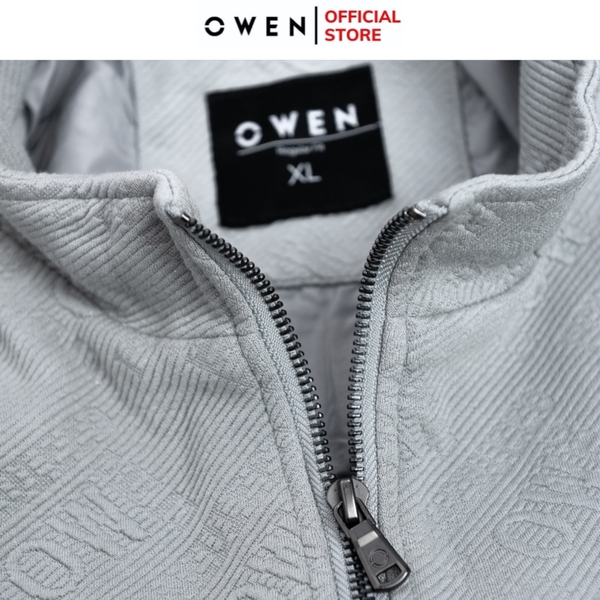 Áo Khoác Jacket Owen JK241485 màu xám nhạt họa tiết chữ in dáng regular fit, cổ cao 3 phân, khóa kéo, tay và gấu bo chun chất liệu polyester
