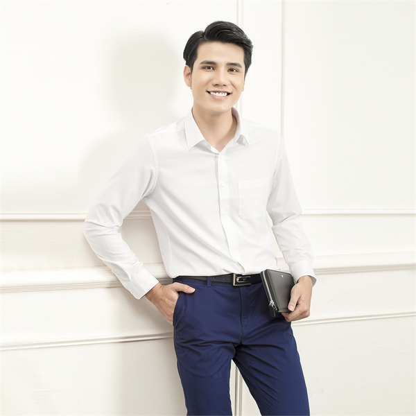 Áo Sơ Mi Trắng Dài Tay Nam Aristino ALS0090S1 (ALS5010Z - ALSR19) Màu Trắng Trơn Chất Vải Micro Polyester Dáng Regular Fit Tà Lượn Có Túi Ngực