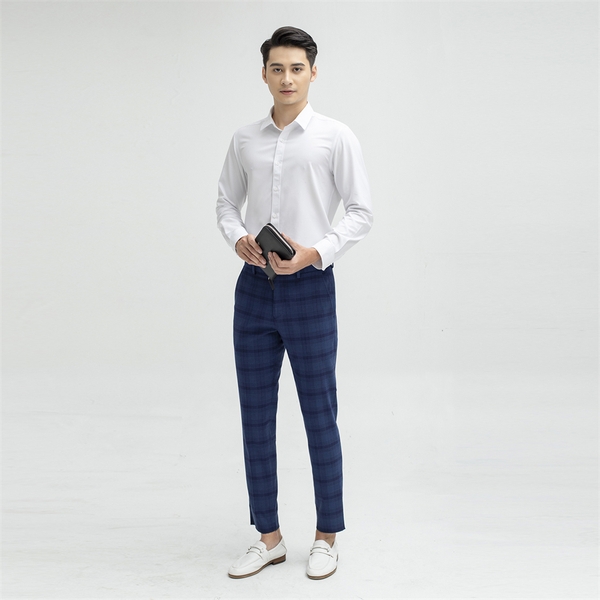 Áo Sơ Mi Trắng Dài Tay Nam Aristino ALSR18 (ALS5000Z - ALS0080S1) Màu Trắng Trơn Vải Micro Polyester Dáng Slim Fit Tà Lượn Không Túi Ngực