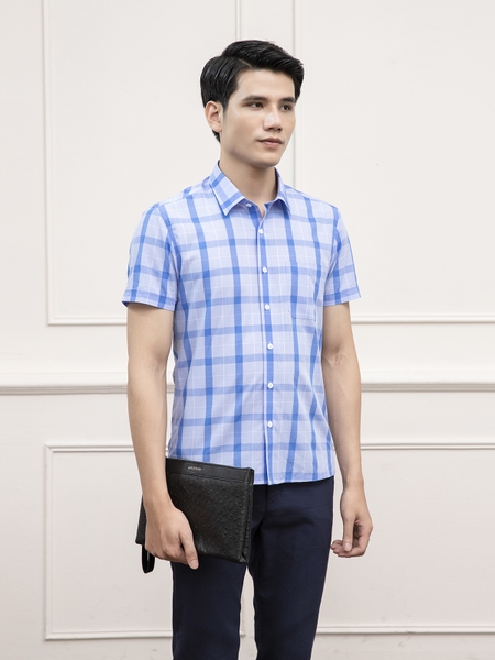Áo Sơ Mi Nam Ngắn Tay Aristino ASS176S1 Màu Xanh Kẻ Dáng Perfect Fit Tà Bằng Có Túi Chất Liệu Sợi Tre