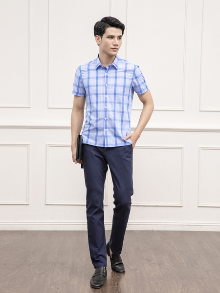 Áo Sơ Mi Nam Ngắn Tay Aristino ASS176S1 Màu Xanh Kẻ Dáng Perfect Fit Tà Bằng Có Túi Chất Liệu Sợi Tre
