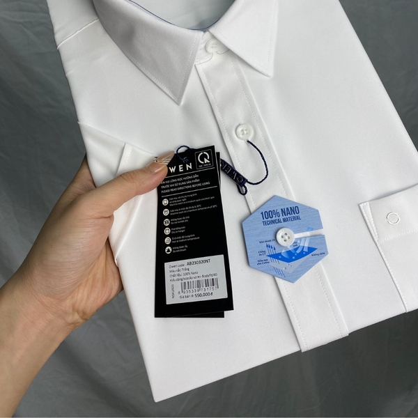 Áo Sơ Mi Nam Tay Ngắn Owen AB230320NT (AB250303NT) màu trắng dáng body fit tà bằng có túi vải nano