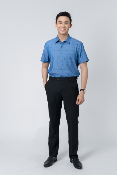 Áo Sơ Mi Nam Tay Ngắn Owen AR220413NT Màu Xanh Da Trời Đậm Kẻ Ngang Dáng Regular Fit Có Túi Chất Vải Bạc Hà