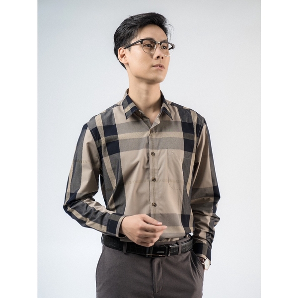 Áo Sơ Mi Nam Tay Dài Owen AR220149DT Màu Kẻ Caro Lớn Nâu Be Đen Dáng Regular Fit Tà Lượn Có Túi Vải Sợi Tre