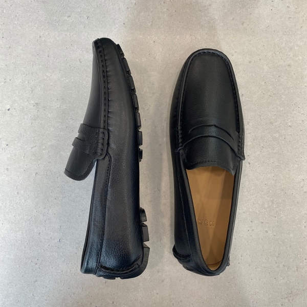 Giầy tây Owen GD233348 màu đen sần kiểu giày lười Penny loafer chất liệu da thật