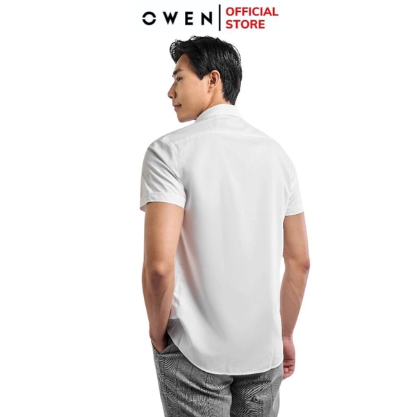 Áo Sơ Mi Trắng Nam Tay Ngắn Owen AR230328NT (AR240102NT) màu trắng dáng regular fit tà lượn có túi vải sợi sồi