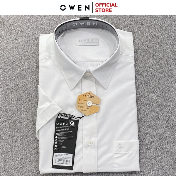 Áo Sơ Mi Trắng Nam Tay Ngắn Owen AR230328NT (AR240102NT) màu trắng dáng regular fit tà lượn có túi vải sợi sồi