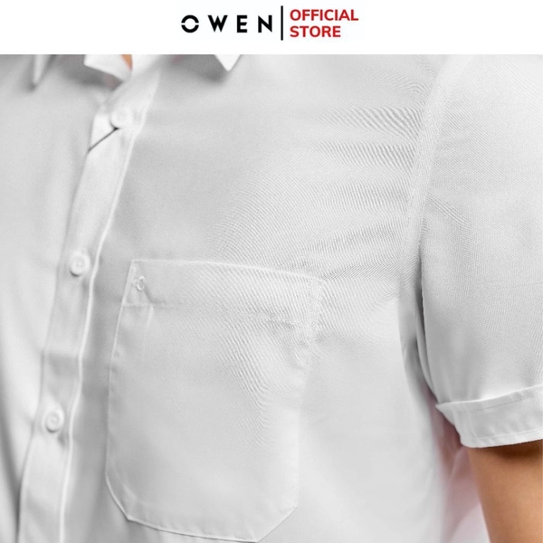Áo Sơ Mi Trắng Nam Tay Ngắn Owen AR230328NT (AR240102NT) màu trắng dáng regular fit tà lượn có túi vải sợi sồi
