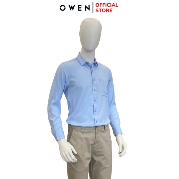 Áo Sơ Mi Nam Tay Dài Owen AR230018DT màu xanh nhạt trơn dáng suông tà lượn có túi chất liệu Nano