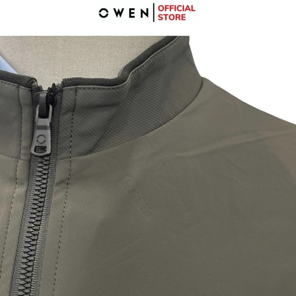 Áo Khoác Jacket Owen JK241488 màu rêu dáng regular fit, cổ cao 3 phân, khóa kéo, tay và gấu bo chun chất liệu polyester