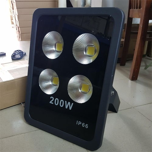 de-n-led-pha-200w