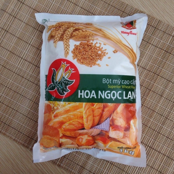 Bột mì hoa ngọc lan (1kg) Đồ làm bánh giá tốt Hella Mart Bột Mì Hoa Ngọc Lan (1Kg) Đồ Làm Bánh Giá Tốt Hella Mart