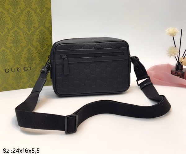 Túi đeo chéo Gucci Đen họa tiết monogram check khóa Like Auth on web fullbox bill thẻ