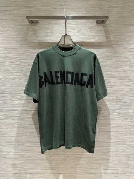 Áo phông T shirt Balenciaga Xanh Rêu logo chữ Đen form to Like Auth on web