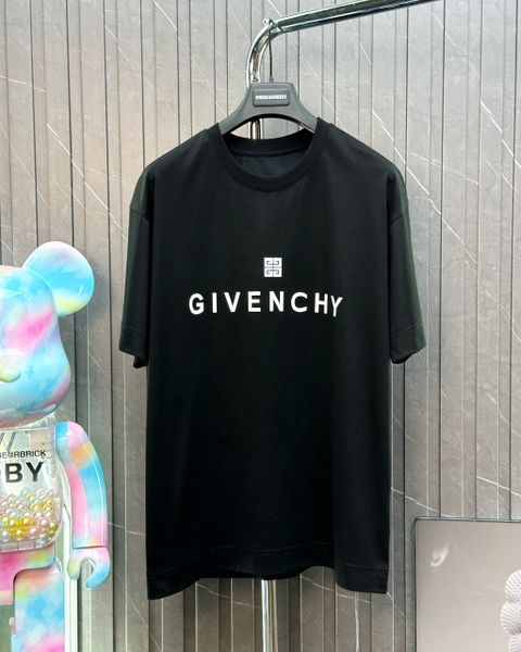 Áo T-shirt Givenchy logo chữ trắng ngực Like Auth on web | TANYA