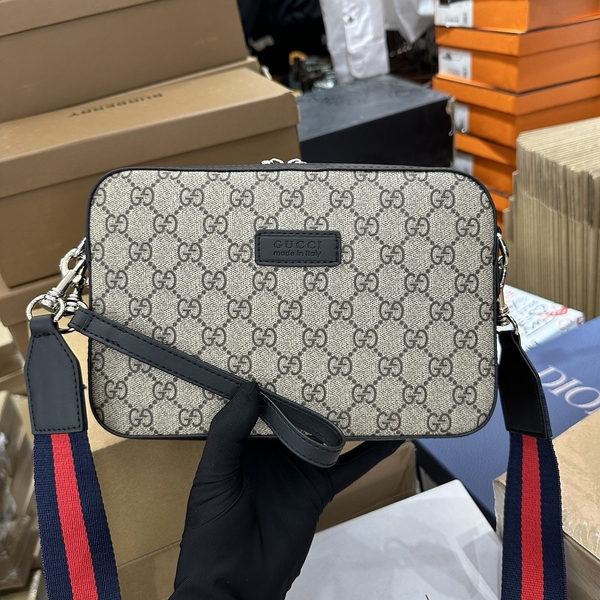 Túi đeo chéo Clutch Gucci GG Supreme họa tiết monogram tag da size 23x15x4cm Like Auth on web fullbox bill thẻ