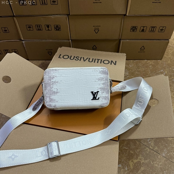 Túi hộp Louis Vuitton 2 khóa đeo chéo họa tiết da cá sấu loang new 2024 size18x13x7cm Like Auth on web fullbox bill thẻ