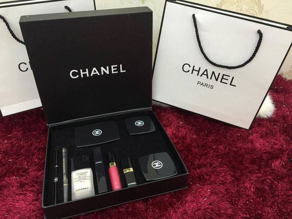 Bộ trang điểm Chanel 9 món cao cấp