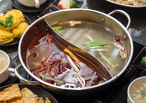 Nồi lẩu inox 2 ngăn Hotpot 30 cm tiện dụng