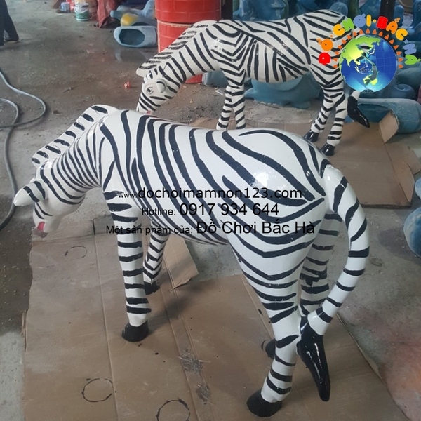 Tượng con voi đá bóng A814 Đồ chơi Bắc Hà