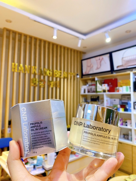 Kem Dưỡng Ẩm Phục Hồi Chiết Xuất Keo Ong CNP Propolis Ampule Oil in Cream 50g
