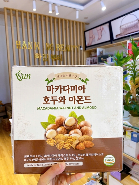 Sữa hạt đậu đen óc chó hạnh nhân Macadamia Walnut And Almond Hàn Quốc