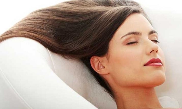 5 Cách Dưỡng Ẩm Cho Da Đầu Khô Từ Các Chuyên Gia