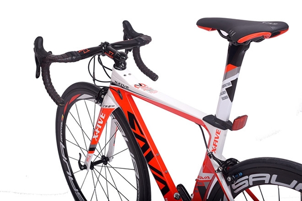 Sava ra mắt 2 mẫu xe đua cao cấp sử dụng bộ truyền động Campagnolo