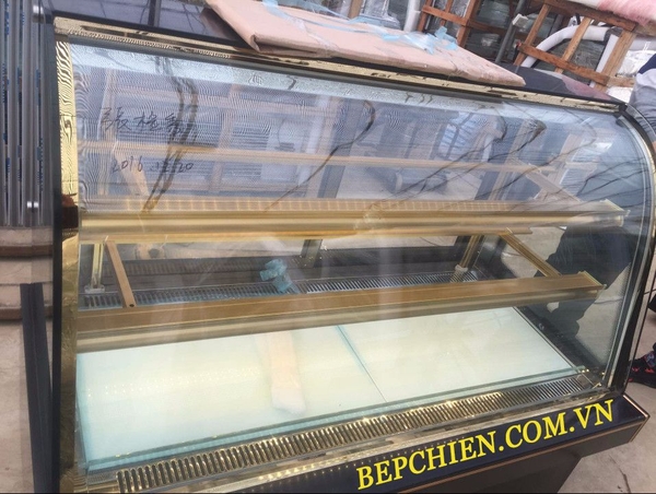 Tủ kem kính cong 1m5