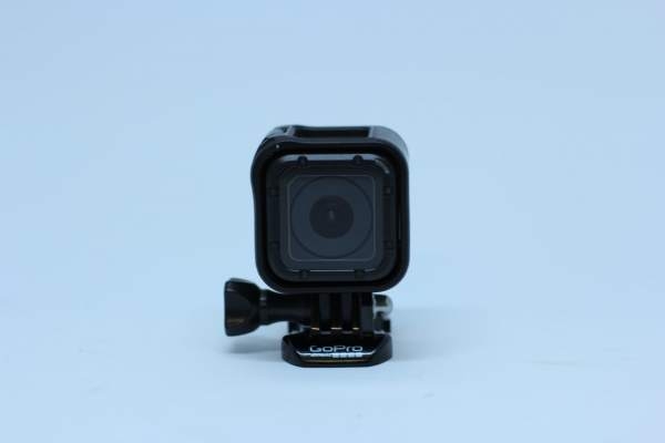 GOPRO HERO 5 BLACK TÍCH HỢP MÀN HÌNH CẢM ỨNG SAU LƯNG TIỆN THAO TÁC