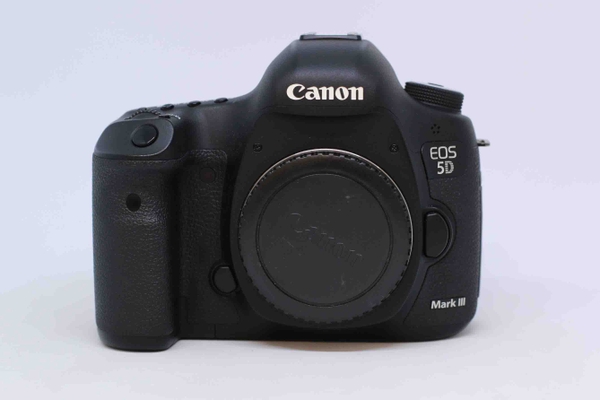 may-anh-canon-5d-mark-iii