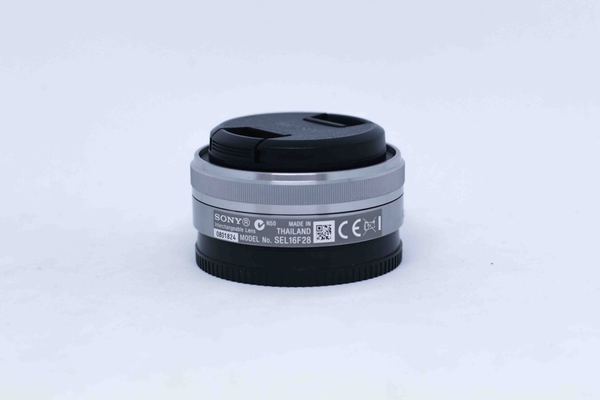 ong-kinh-sony-16mm-f-2-8