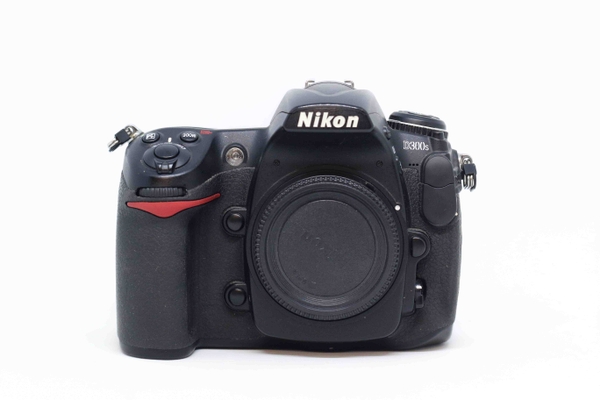 may-anh-nikon-d300s-body