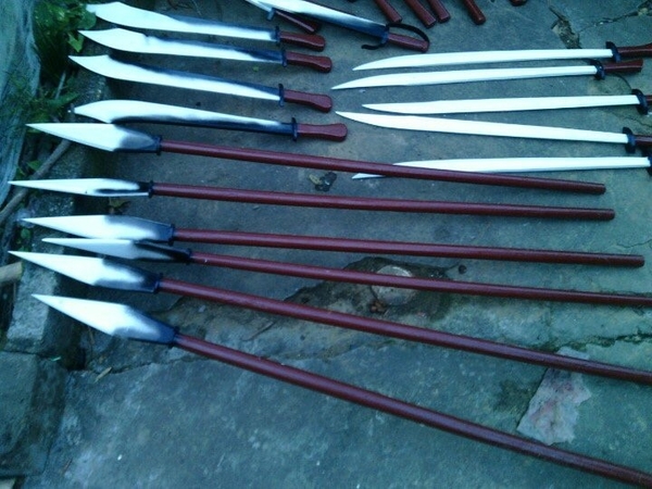 tong-hop-cac-loai-vu-khi-bieu-dien