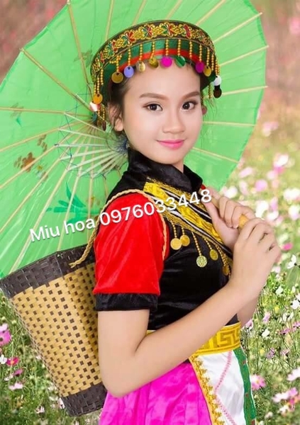 day-du-set-trang-phuc-o-meo-mu-meo-trang-phuc-dan-toc-gui-deo-lung