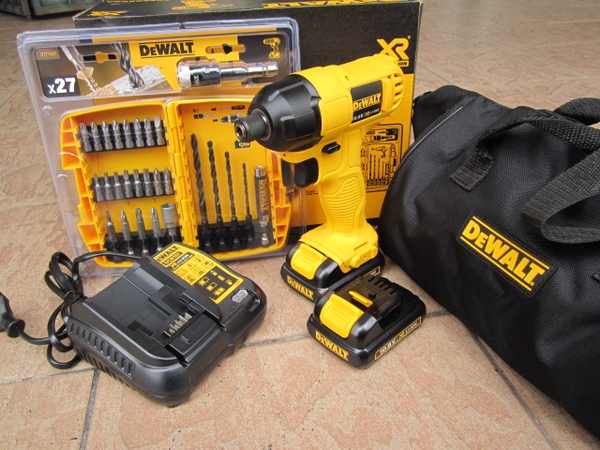 Máy vặn vít cầm tay 10.8V Dewalt DCF805C2A-B1