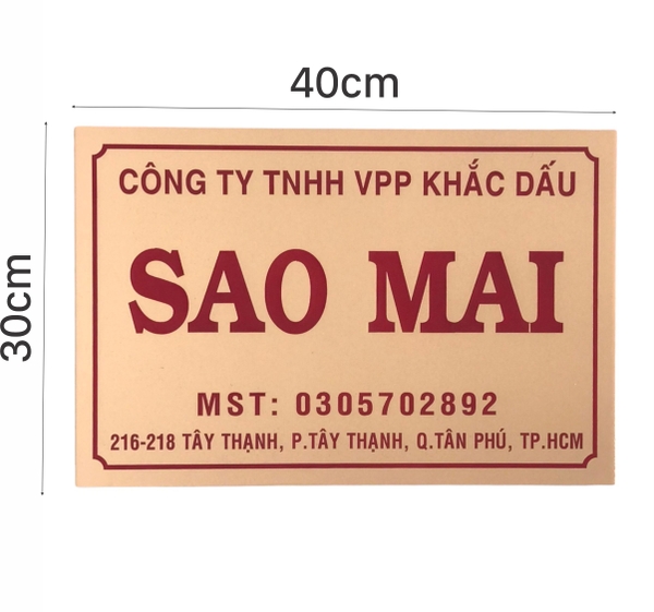 Bảng công ty mica 40x30cm nền đồng chữ đỏ