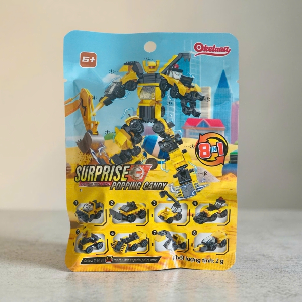 Kẹo nổ + đồ chơi lắp ráp xe công trình 8in1 biến hình robot Okelaaa 2g (24)
