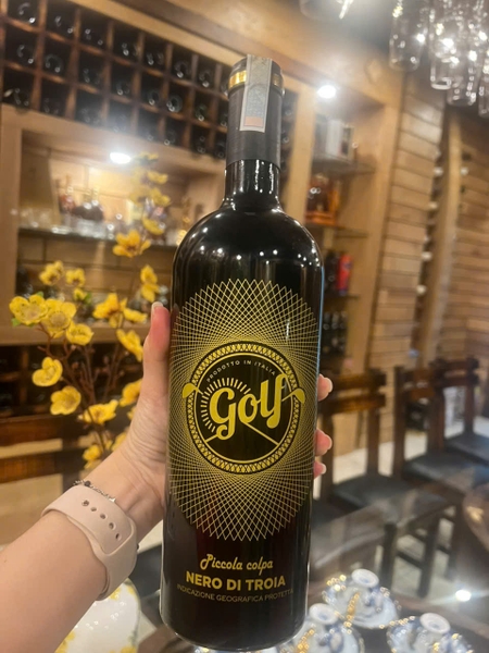 Rượu vang Golf Piccola Colpa Nero di Troia 2017.