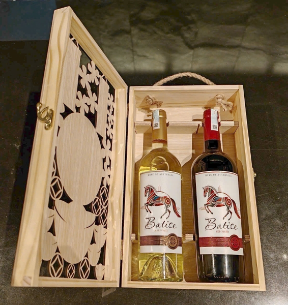 Hộp gỗ 2 chai rượu Batise Red Blend