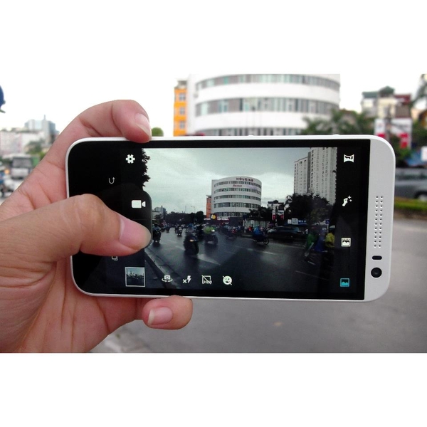 sua-camera-sau-htc-desire-616