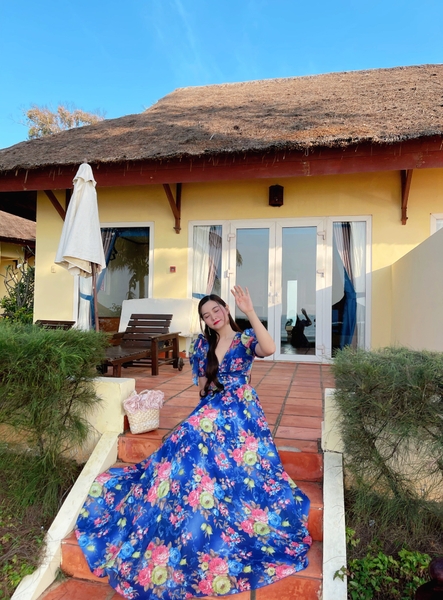 Đầm Maxi Hoa Xanh Bản Eo Ngọc Trai H0367