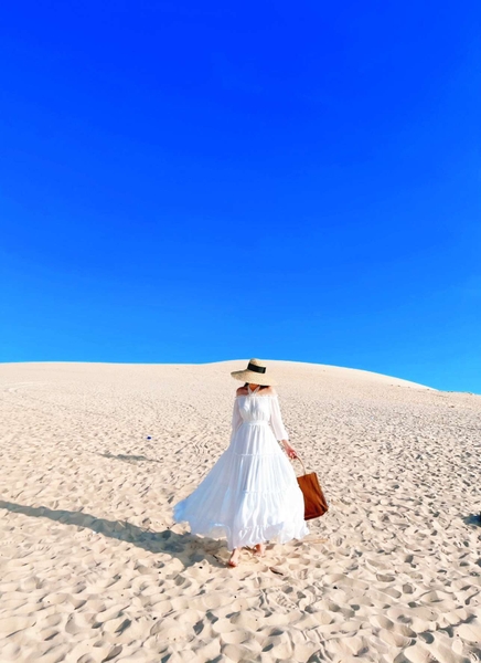 Đầm Maxi Bèo Tầng Trễ Vai Tay Bo Thun Trắng DT803