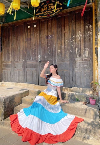 Đầm Maxi Set Trễ Vai Tầng 4 Màu DM732