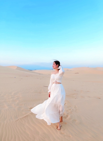 Đầm Maxi Set Áo Dây Rút Ngực Trắng DT738